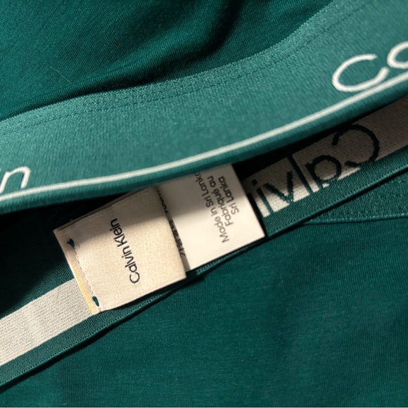 Calvin Klein Deep Green Intimates Set - Picture 2 of 11